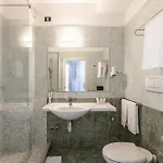 クリスタッロ ホテル 4*