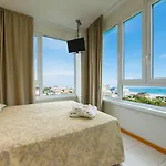 クリスタッロ 4*