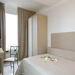 クリスタッロ ホテル 4*