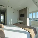クリスタッロ 4*