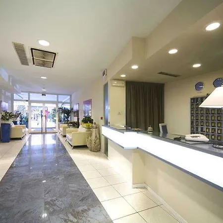 Hotel Cristallo 4*