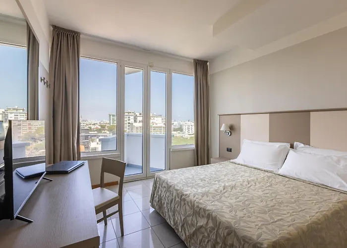 Hotel Cristallo 4*